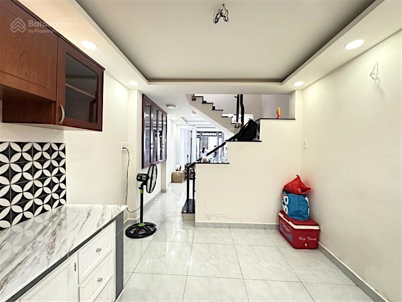Bạch đằng  điện biên phủ giáp quận 1  40m2  3 tầng mới  gần 5 đh lớn  chỉ 5 tỷ 5