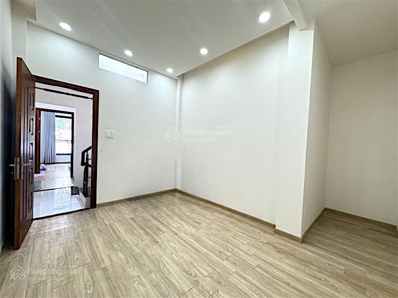 Bạch đằng  điện biên phủ giáp quận 1  40m2  3 tầng mới  gần 5 đh lớn  chỉ 5 tỷ 5
