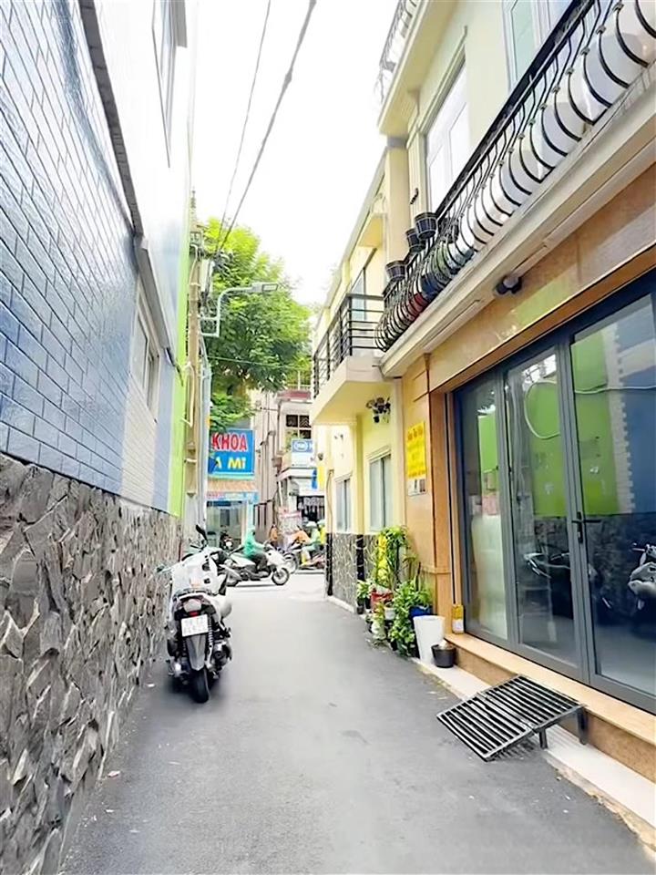 Bà hạt quận 10 hẻm nhựa taxi đỗ cửa 1 căn ra mặt tiền 4 tầng đúc kiên cố chỉ 5 tỷ95 tl