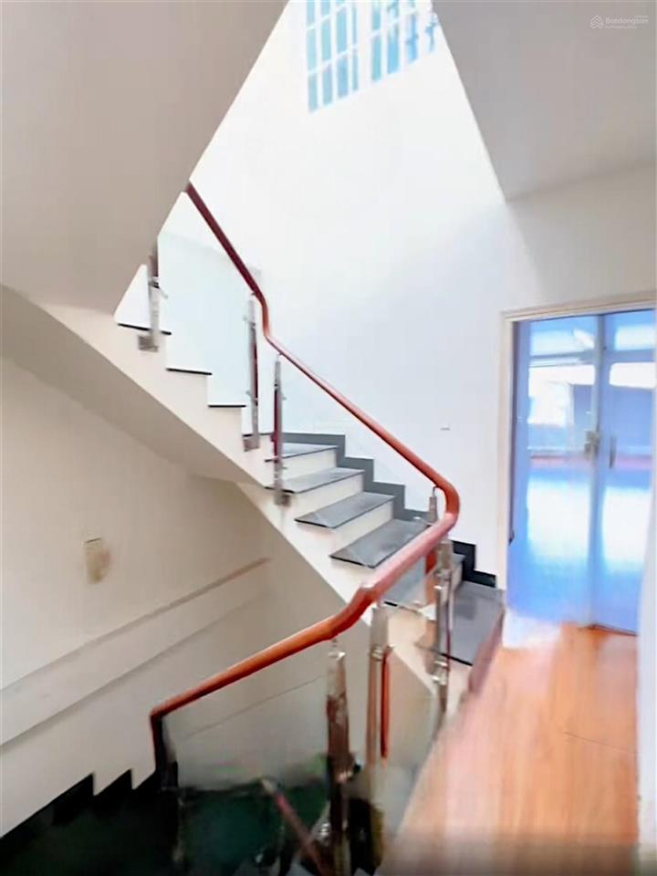 Mặt tiền 3 tháng 2 lề 6m, 2 mặt tiền, 56m2, 5 tầng, 7pn  mặt bằng kinh doanh. chỉ 15 tỷ 5
