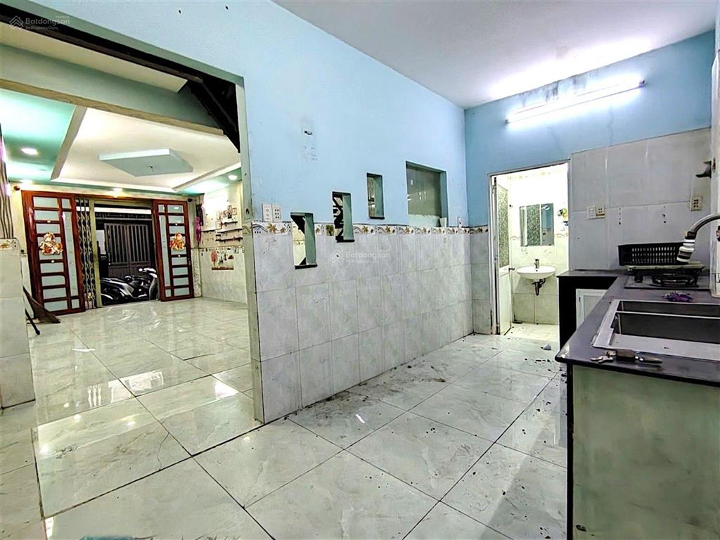 Lạc long quân p8 tân bình hxh đậu cửa 47m² nở hậu 6m 2 tầng chỉ 6 tỷ 15