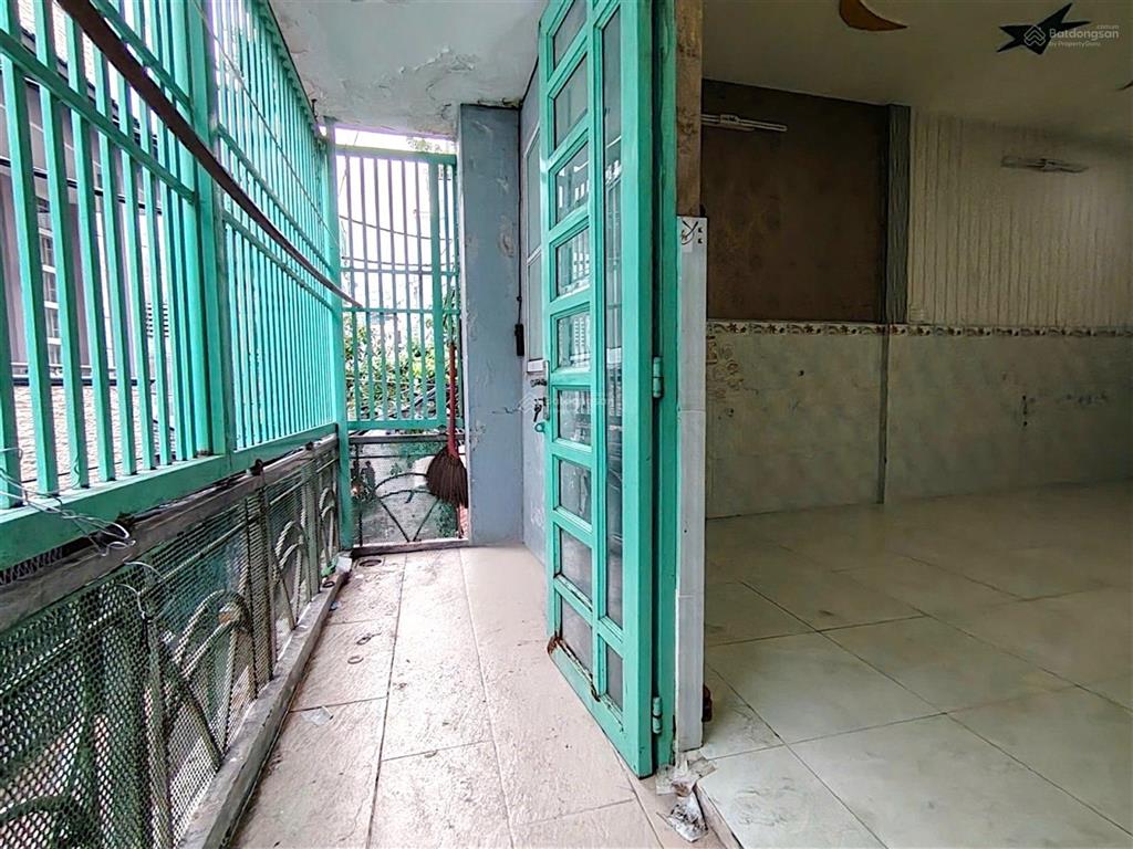 Lạc long quân p8 tân bình hxh đậu cửa 47m² nở hậu 6m 2 tầng chỉ 6 tỷ 15