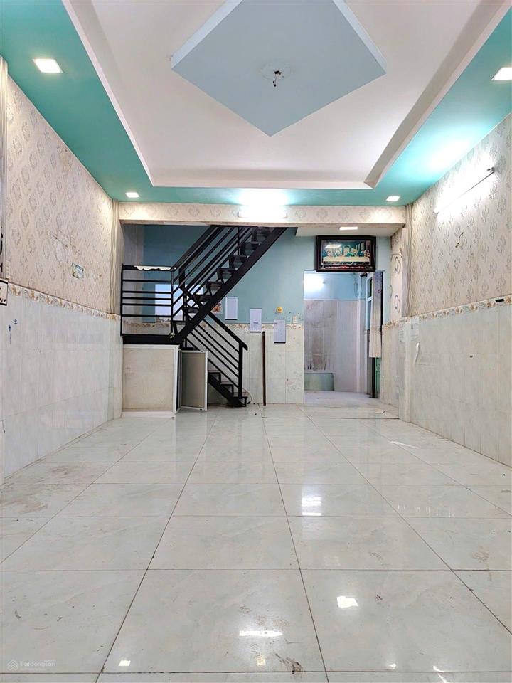 Lạc long quân p8 tân bình hxh đậu cửa 47m² nở hậu 6m 2 tầng chỉ 6 tỷ 15
