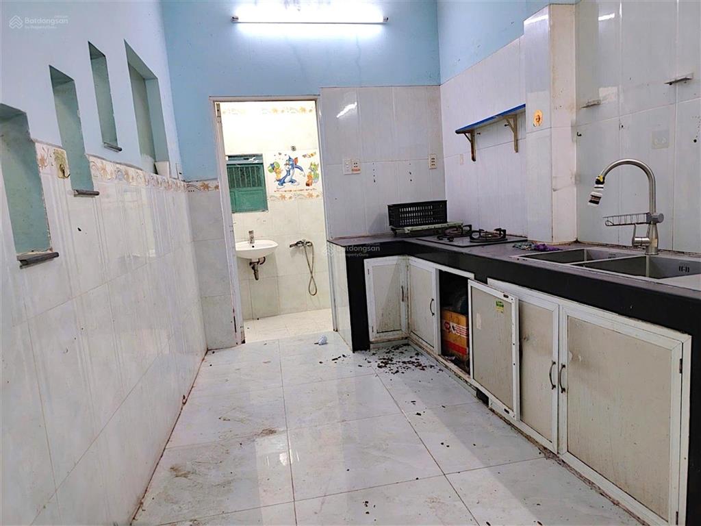 Lạc long quân p8 tân bình hxh đậu cửa 47m² nở hậu 6m 2 tầng chỉ 6 tỷ 15