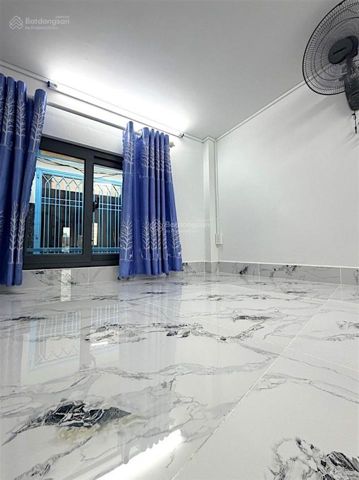 Tôn đản phường 8 quận 4  nhà mới 3 tầng  2pn  sổ riêng  chỉ 1 tỷ65