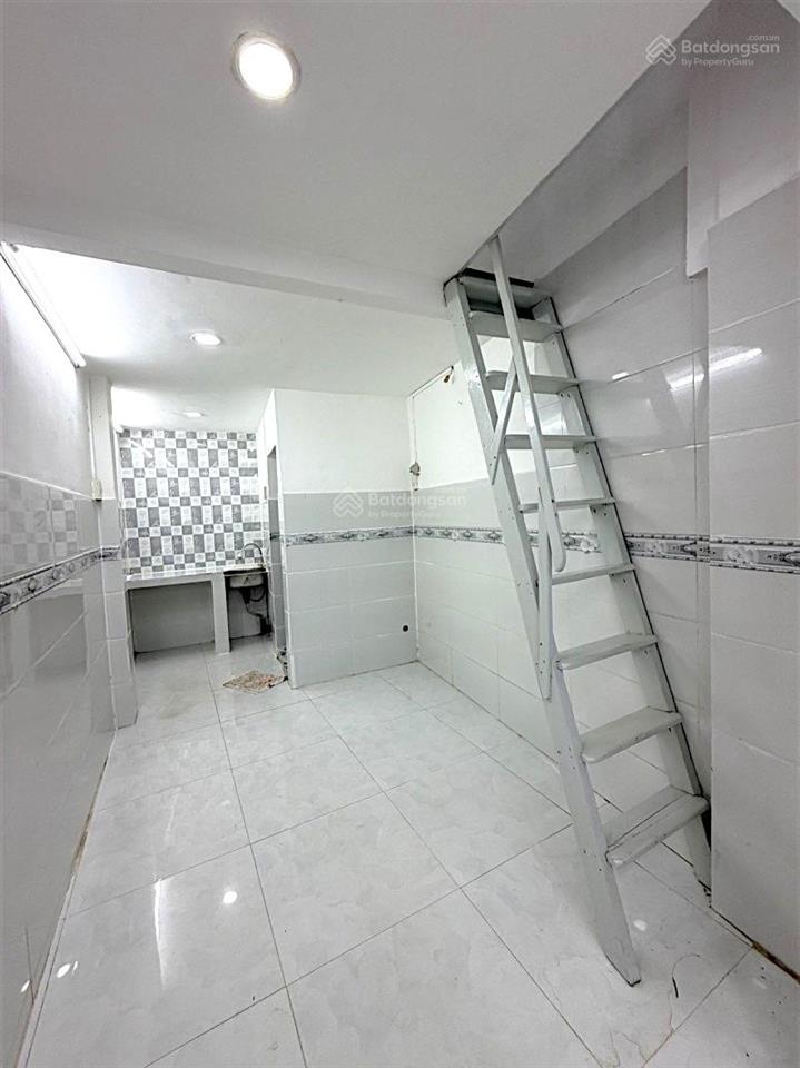 Bến vân đồn p5 quận 4  gần mặt tiền  17m2  2 tầng  nở hậu đẹp  chỉ 1 tỷ55 tl