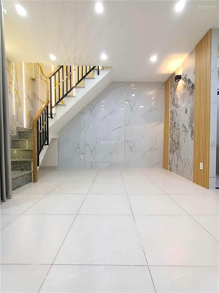 Nhà đẹp  đoàn văn bơ, quận 4 hẻm xe hơi gần mặt tiền 30m2 ngang gần 5m chỉ 3 tỷ 15 tl