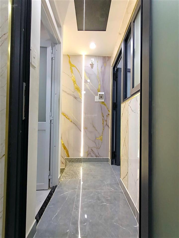 Nhà đẹp  đoàn văn bơ, quận 4 hẻm xe hơi gần mặt tiền 30m2 ngang gần 5m chỉ 3 tỷ 15 tl