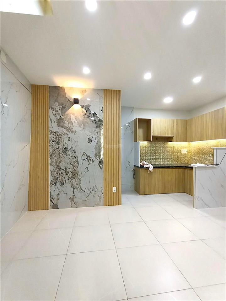 Nhà đẹp  đoàn văn bơ, quận 4 hẻm xe hơi gần mặt tiền 30m2 ngang gần 5m chỉ 3 tỷ 15 tl