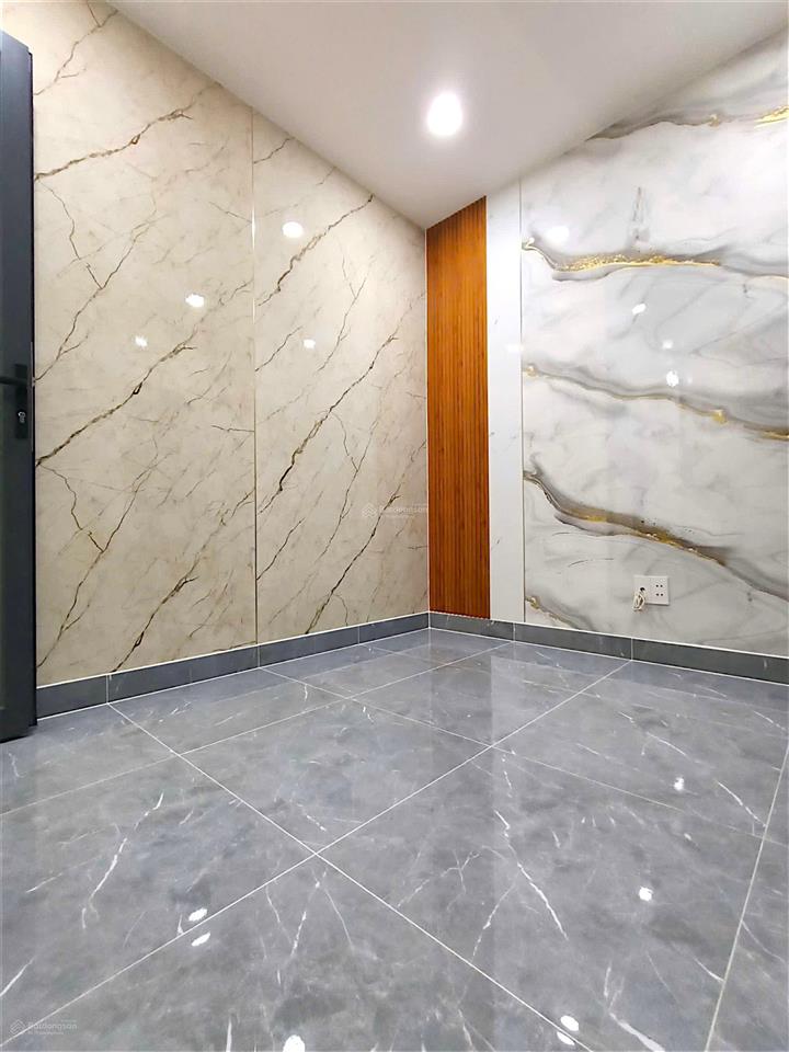 Nhà đẹp  đoàn văn bơ, quận 4 hẻm xe hơi gần mặt tiền 30m2 ngang gần 5m chỉ 3 tỷ 15 tl