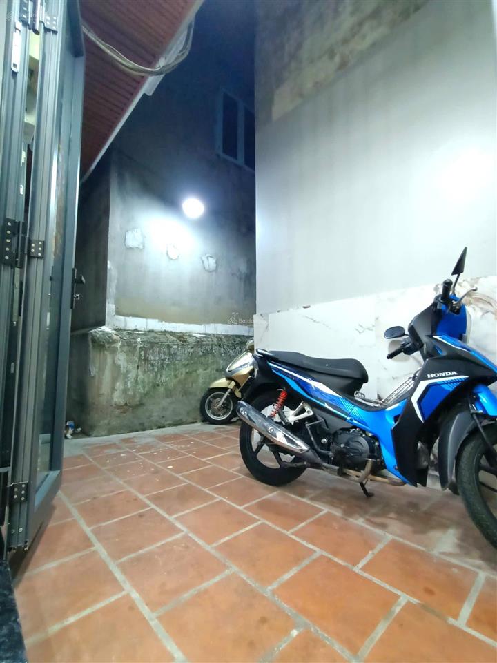 Nhà đẹp  đoàn văn bơ, quận 4 hẻm xe hơi gần mặt tiền 30m2 ngang gần 5m chỉ 3 tỷ 15 tl