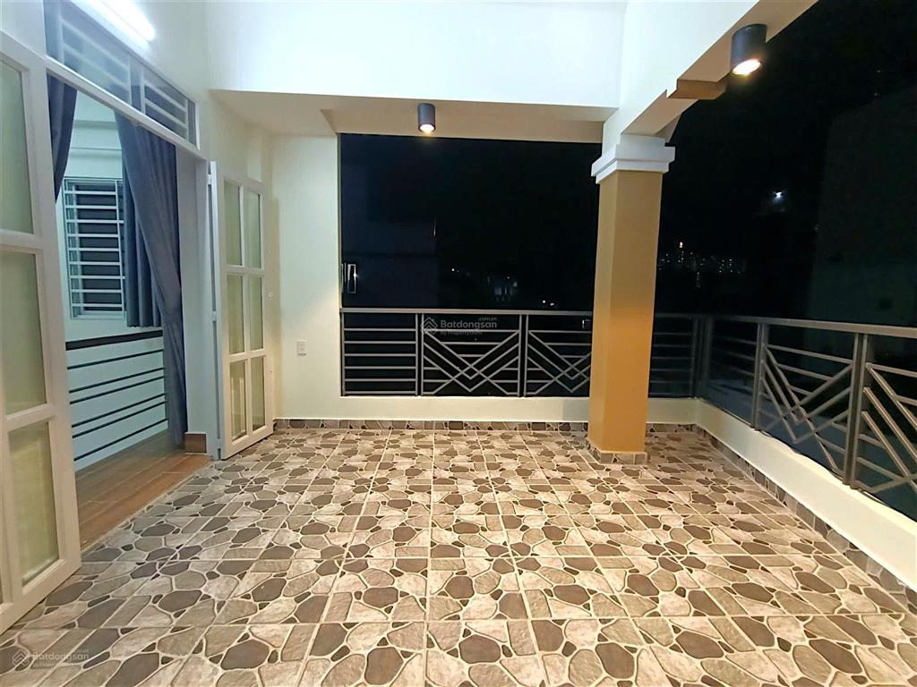 Tôn thất thuyết  p15  q4  căn nhà 5 tầng quá đẹp trong tầm giá. chỉ 4tỷ95 tl