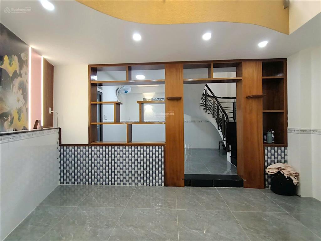 Tôn thất thuyết  p15  q4  căn nhà 5 tầng quá đẹp trong tầm giá. chỉ 4tỷ95 tl