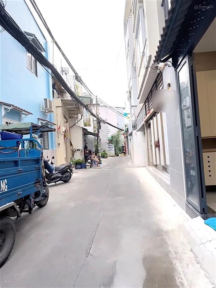 Nguyễn thị nhỏlữ gia ngay nhà thi đấu phú thọ nhà mới 4 tầng full nội thất hẻm xe hơi chỉ 5t65
