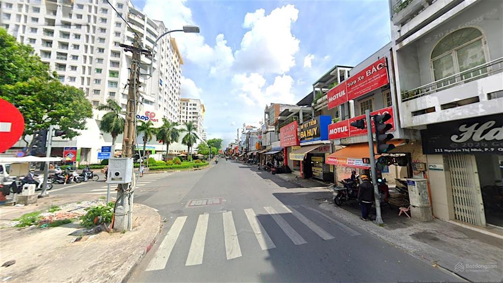 Nguyễn thị nhỏlữ gia ngay nhà thi đấu phú thọ nhà mới 4 tầng full nội thất hẻm xe hơi chỉ 5t65