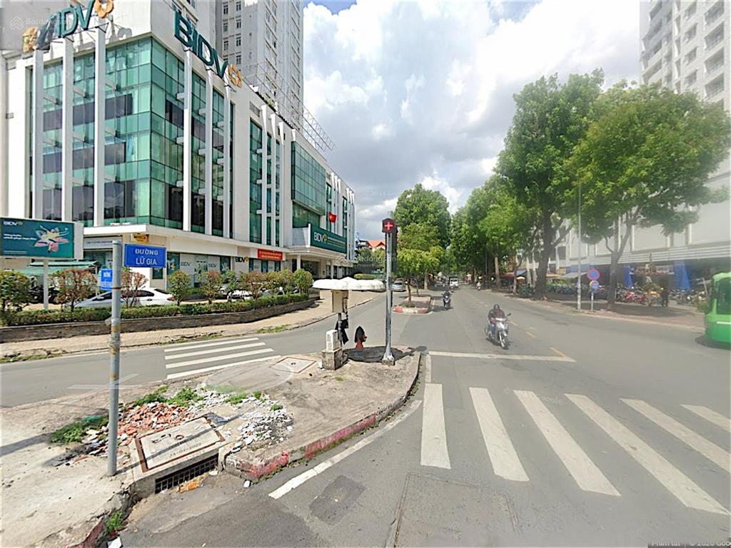 Nguyễn thị nhỏlữ gia ngay nhà thi đấu phú thọ nhà mới 4 tầng full nội thất hẻm xe hơi chỉ 5t65