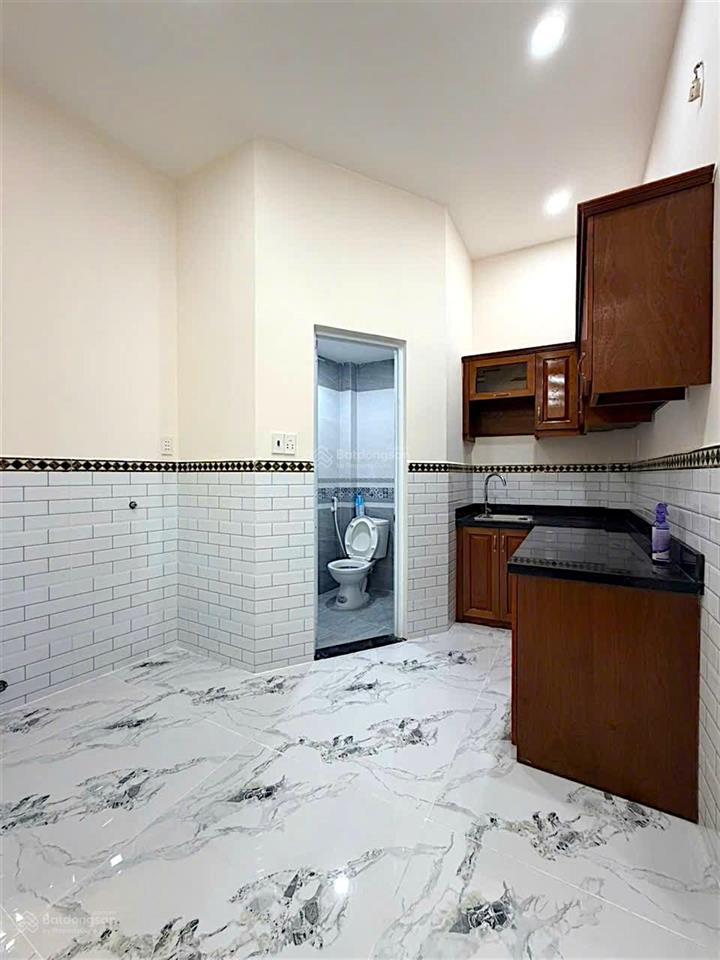 Tôn đản  góc vĩnh khánh  quận 4  34m2 nở hậu  3 tầng btct  4pn  chỉ 3tỷ65