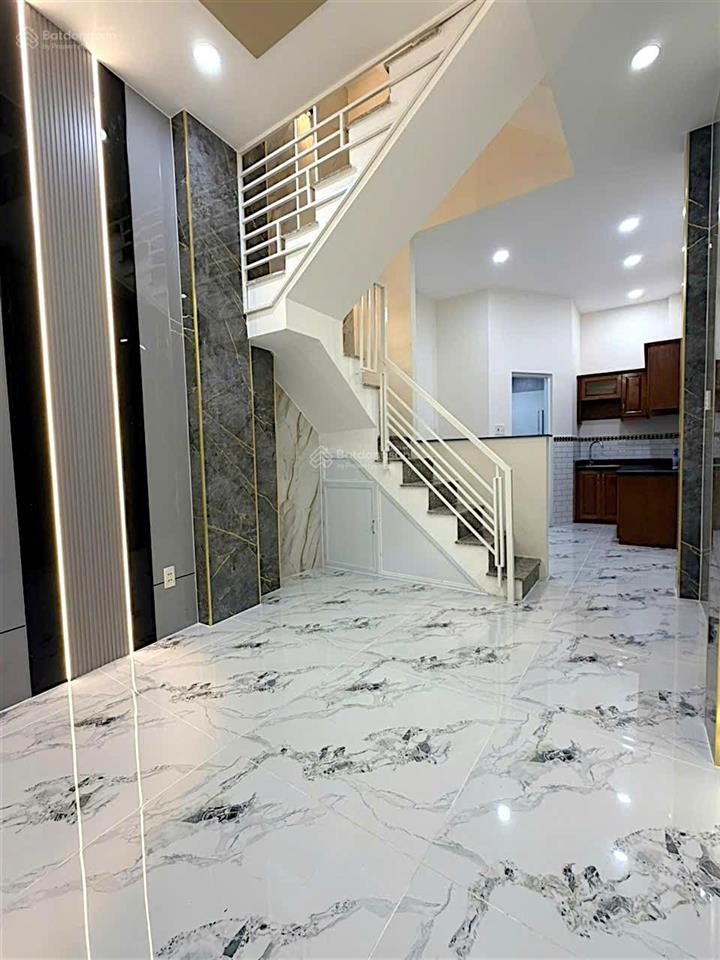 Tôn đản  góc vĩnh khánh  quận 4  34m2 nở hậu  3 tầng btct  4pn  chỉ 3tỷ65