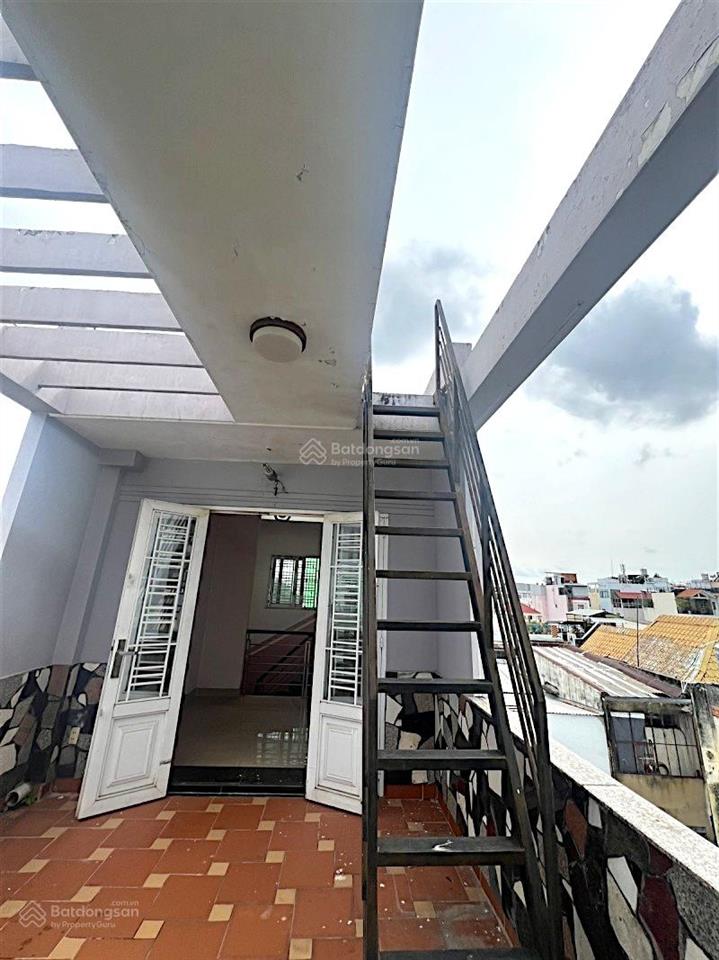 Nguyễn tất thành  gần cầu khánh hội  quận 4  53m²  4 tầng btct  xe hơi đỗ cửa  chỉ 5 tỷ 8