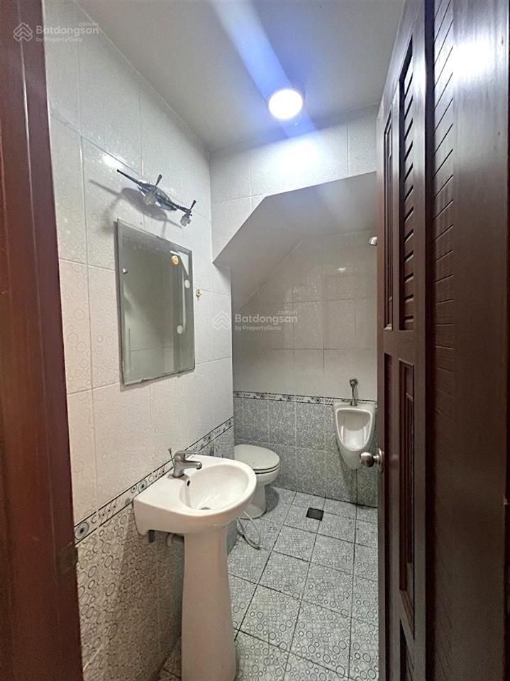 Nguyễn tất thành  gần cầu khánh hội  quận 4  53m²  4 tầng btct  xe hơi đỗ cửa  chỉ 5 tỷ 8