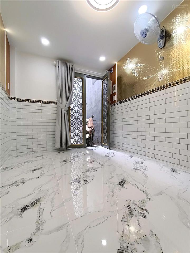 Đoàn văn bơ  quận 4  nhà đẹp 4 tầng btct  4pn  nở hậu l  chỉ 3tỷ05
