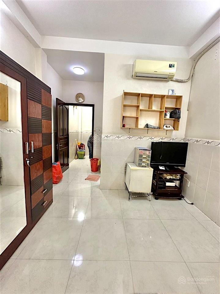 Sát mặt tiền đoàn văn bơ  hoàng diệu  quận 4  5 tầng btct  3pn  sân thượng  chỉ 5 tỷ 75