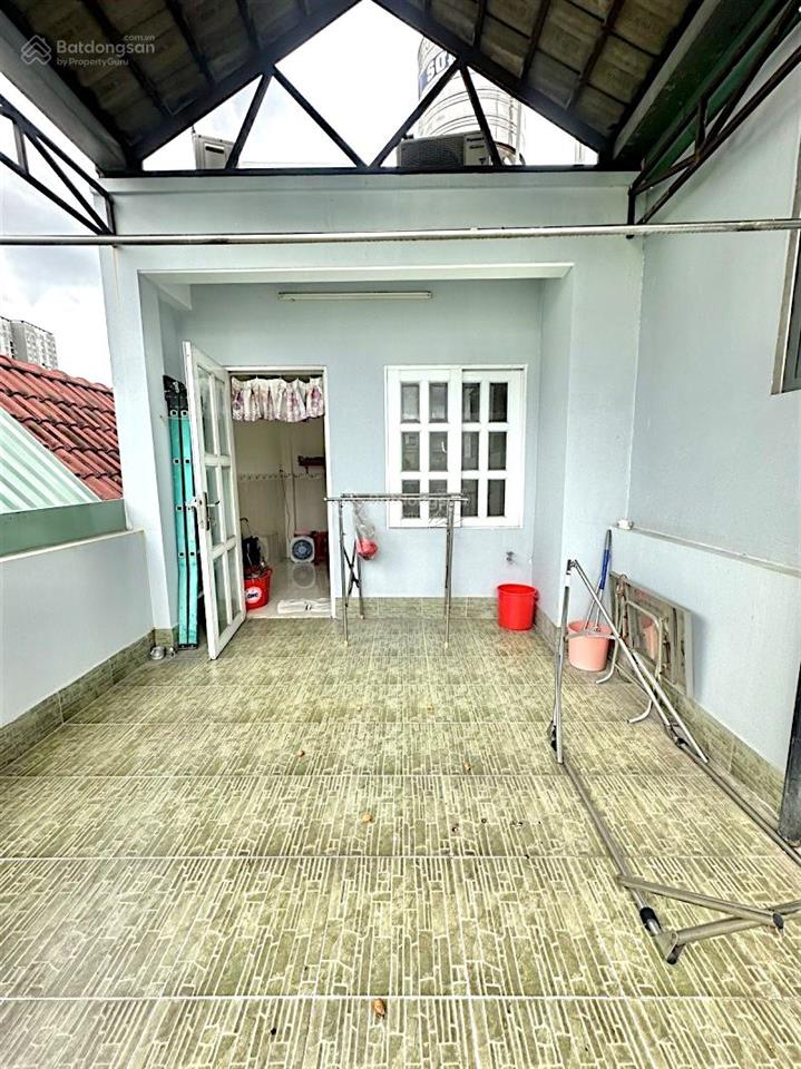 Sát mặt tiền đoàn văn bơ  hoàng diệu  quận 4  5 tầng btct  3pn  sân thượng  chỉ 5 tỷ 75