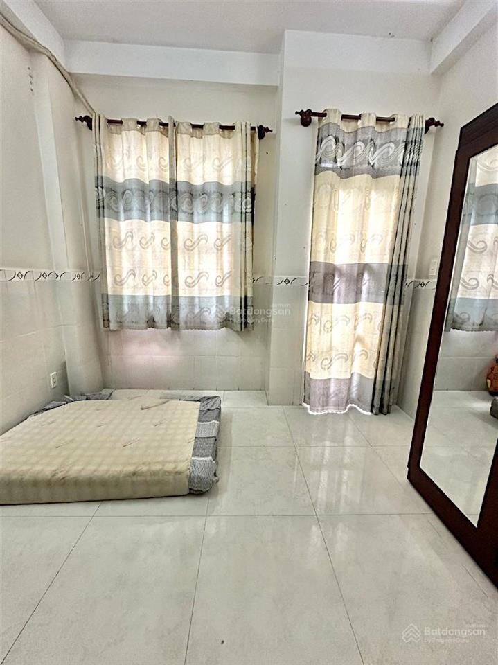 Sát mặt tiền đoàn văn bơ  hoàng diệu  quận 4  5 tầng btct  3pn  sân thượng  chỉ 5 tỷ 75