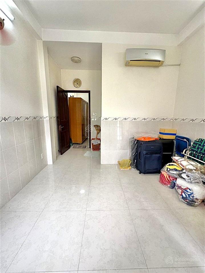 Sát mặt tiền đoàn văn bơ  hoàng diệu  quận 4  5 tầng btct  3pn  sân thượng  chỉ 5 tỷ 75