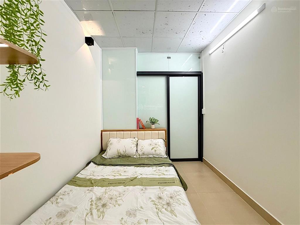 3 tháng 2  quận 10  2 mặt hẻm xe hơi  full nội thất  31m  2 tầng btct  chỉ 5tỷ9