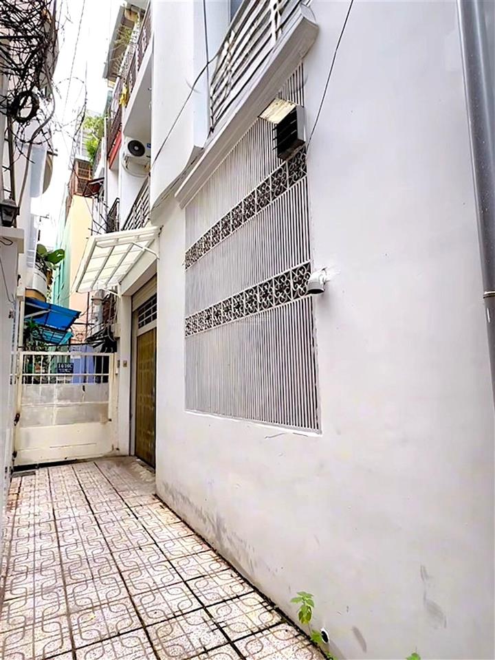Đào duy anh  khu vip phú nhuận  61m  ngang gần 8m  4 tầng  vừa ở vừa có dòng tiền