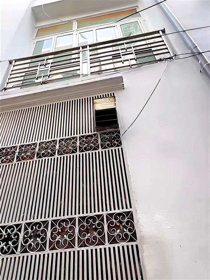 Đào duy anh  khu vip phú nhuận  61m  ngang gần 8m  4 tầng  vừa ở vừa có dòng tiền