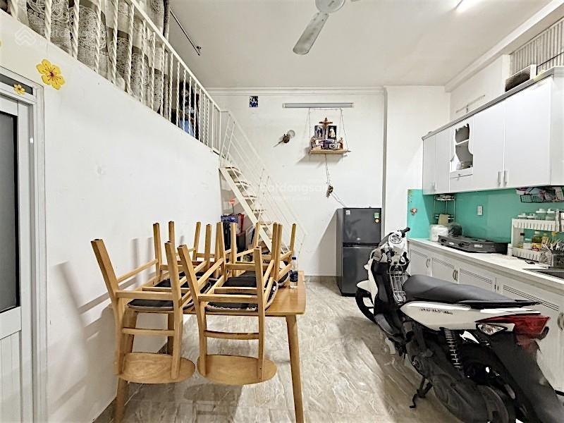 Đào duy anh  khu vip phú nhuận  61m  ngang gần 8m  4 tầng  vừa ở vừa có dòng tiền