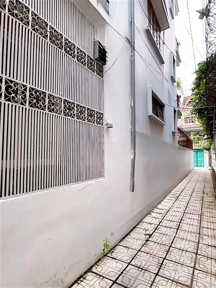 Đào duy anh  khu vip phú nhuận  61m  ngang gần 8m  4 tầng  vừa ở vừa có dòng tiền