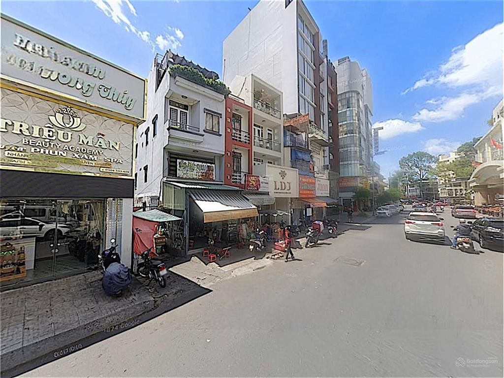 Sư vạn hạnh q5  đối diện ks windsor  nhà mới 3 tầng  sân riêng  chỉ 3tỷ75
