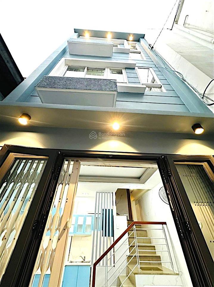 Sư vạn hạnh q5  đối diện ks windsor  nhà mới 3 tầng  sân riêng  chỉ 3tỷ75