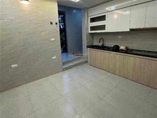 Bán nhà tầng 1 khu tập thể 8/3, vị trí siêu đẹp! 70m2, kinh doanh.