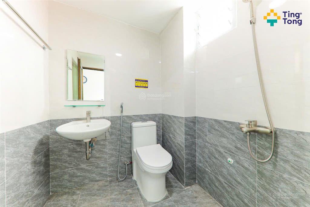Nhà mặt đường ô tô cửa vừa trống chỉ 4tr350 full đồ ngay vũ tông phan, ô tô đỗ cửa
