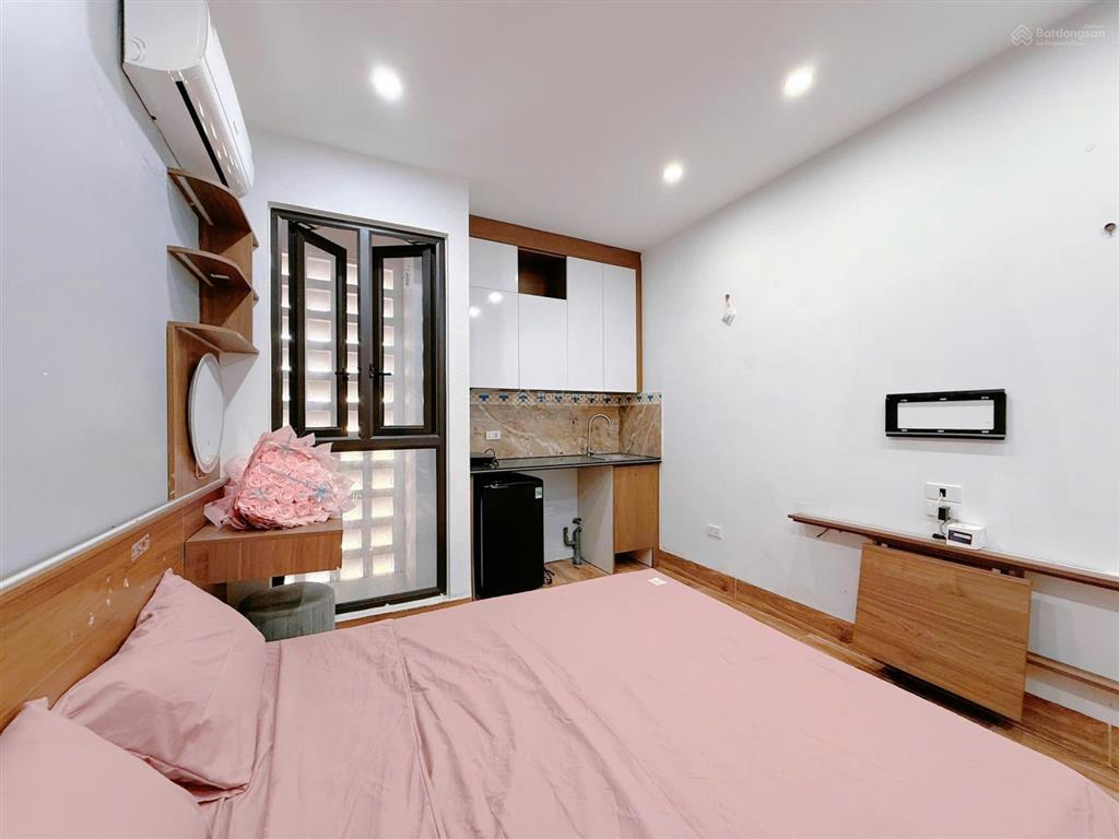Nhà mặt phố full đồ ô tô cách nhà 50m sang xịn ở luôn khu vực gần big c thăng long, yên hòa