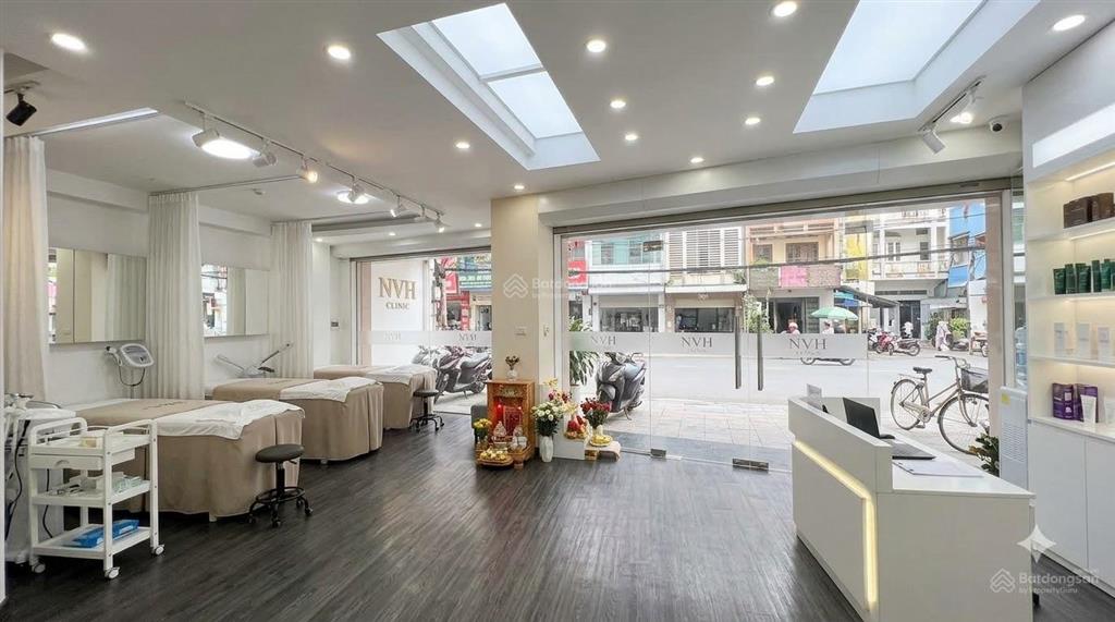 Cho thuê nhà đẹp khu bà triệu 50m6t thang máy ô tô đỗ cửa sát cv thống nhất, ở, làm vp, spa, kd
