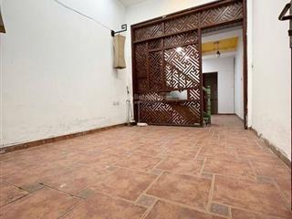 Nhà 4 tầng  ngã tư sở  ngõ thông ô tô  thoáng sáng.