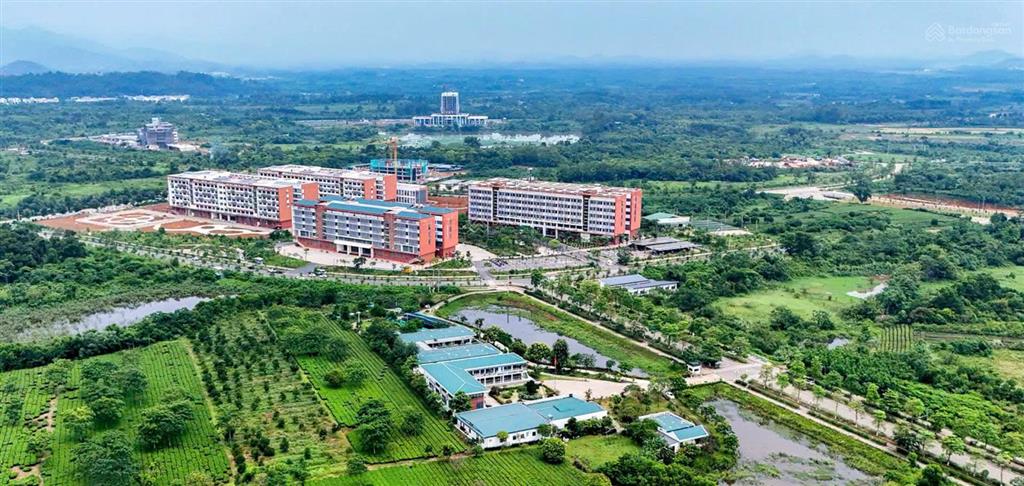 Cần tiền bán lô đất 107m2 gần sát đh fpt hoà lạc, gần quốc lộ 21 sắp mở rộng, bám mặt trục chính