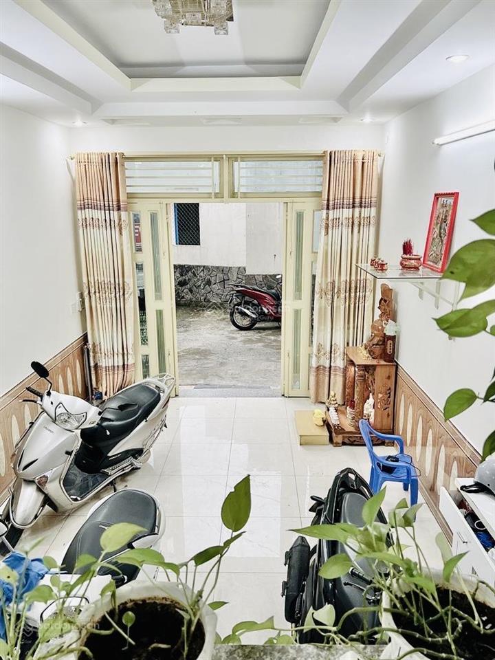 Chỉ 7,x tỷ 79m2 4 tầng hẻm ô tô trung tâm gò vấp