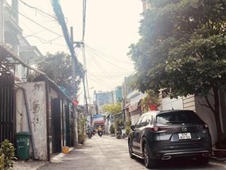 Sát emart 2bán đất tặng nhà 1/ ngang 5m hiếm, đường nhựa 6m sau căn mặt tiền  gò vấp gần sân bay