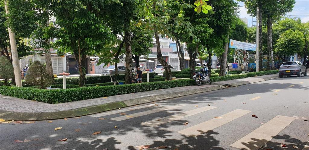 Khu vực hiếm nhà bán  bùi minh trực q8  ôtô đỗ cửa  nhà 4 tầng  ngang 4.5 x 11m  nhỉnh 9 tỷ