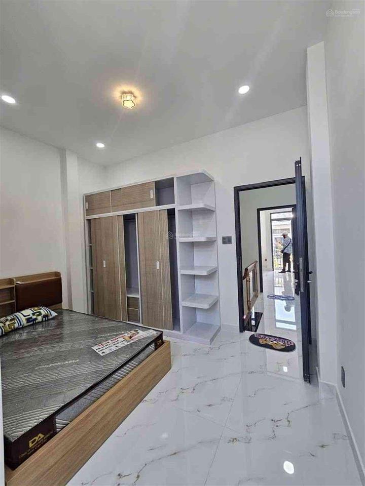Khu vip  hẻm to 8m  dương bá trạc q8  ngang 4,4 x 12  nhỉnh 7 tỷ  sát vách q1  xe hơi đõ cửa