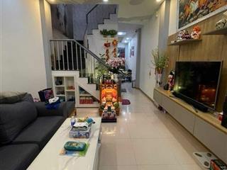 Nhà 3 tầng, dương bá trạc q8, hẻm 6m, diện tích 4 x 17, nhỉnh 9.x tỷ, cách q5, q1 chỉ 1 cây cầu