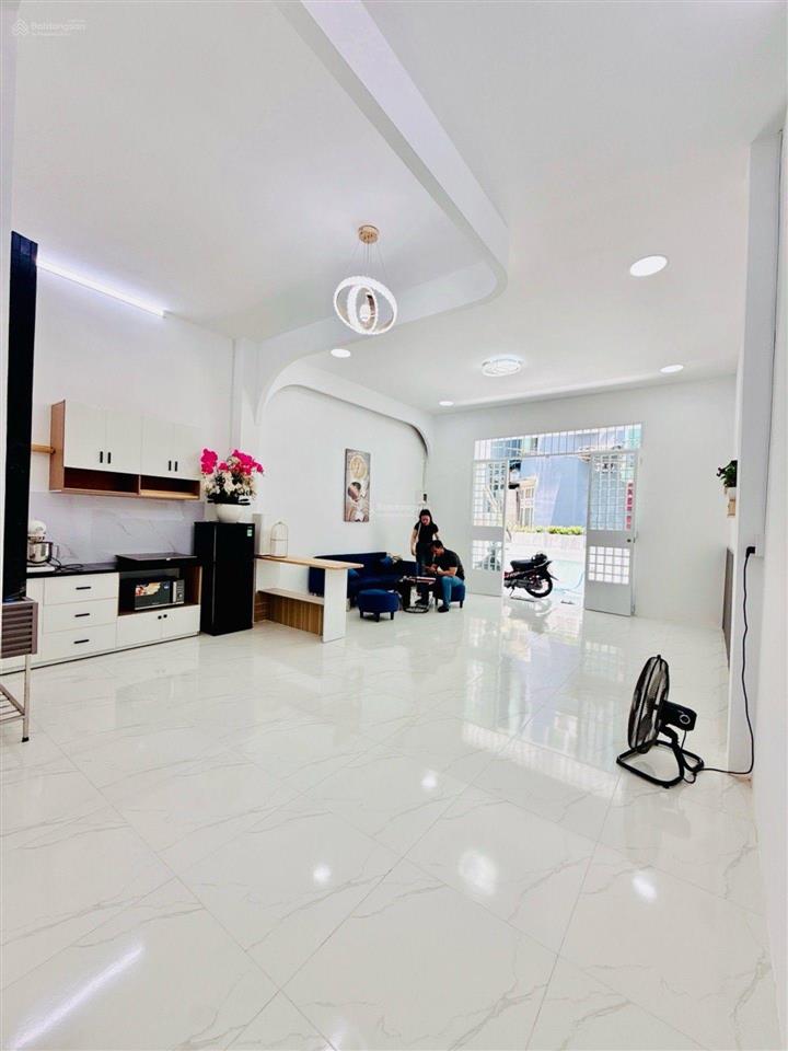 Nhà ngang hiếm 5,5 x 19m, nguyễn thị tần q8, nhỉnh 7 tỷ, hẻm 4m, sát vách q1, q5