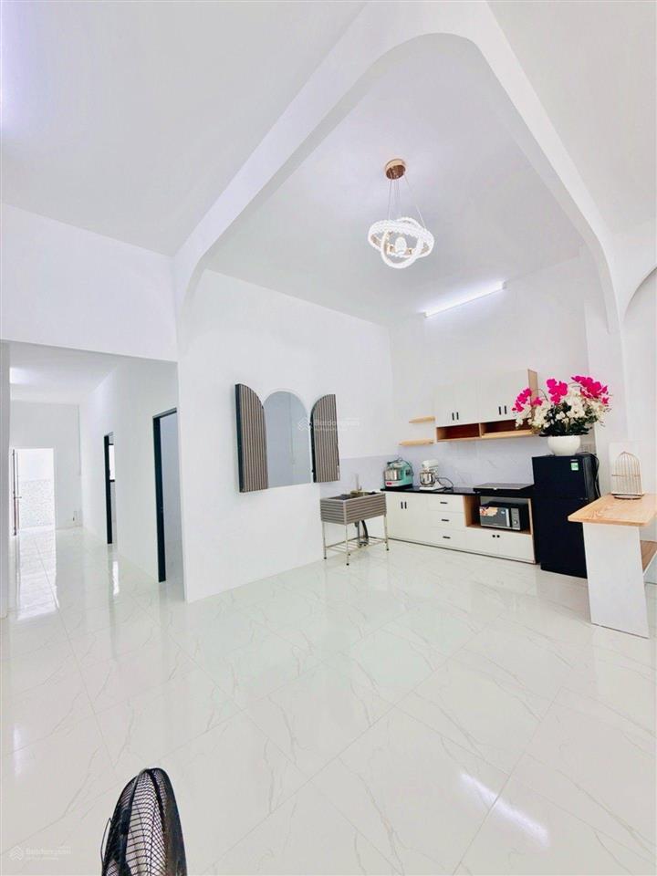 Bán nhà nguyễn thị tần q8  ngang hiếm 5,5 x 19m  nhỉnh 7 tỷ, hẻm 4m, sát vách q1, q5