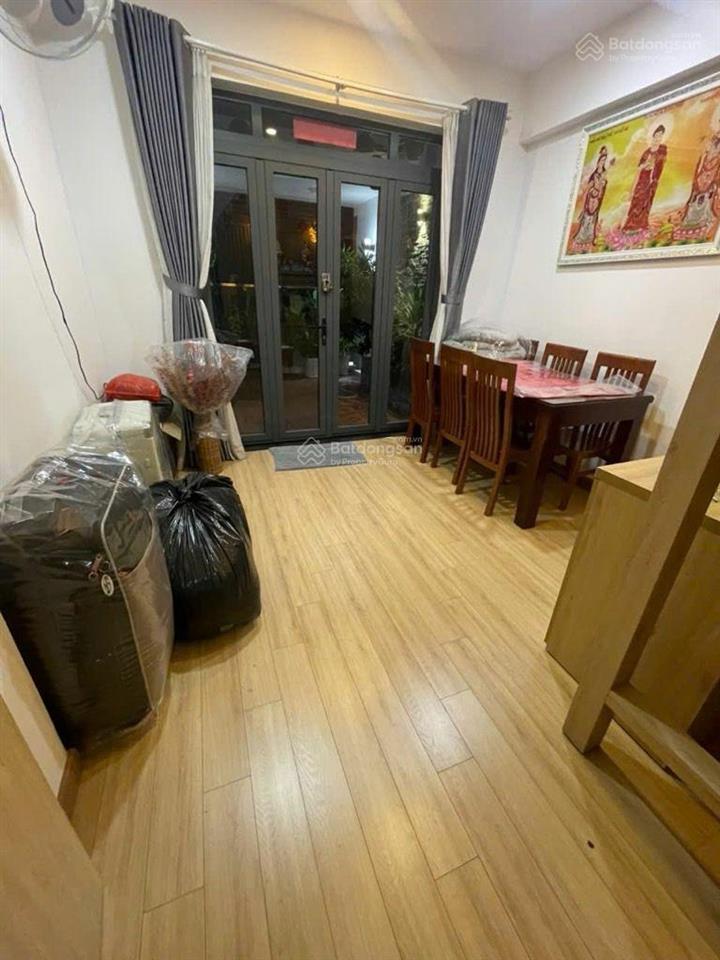 Bán nhà 3 tầng, dương bá trạc q8, hẻm 6m, diện tích 4 x 17, chỉ 9.x tỷ, cách q5, q1 chỉ 1 cây cầu
